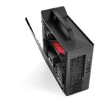 Vista lateral de un ordenador de escritorio Lenovo Legion T730 con tapa abierta