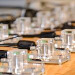 Equipos de investigación del MIT analizando sonidos de baterías de iones de litio