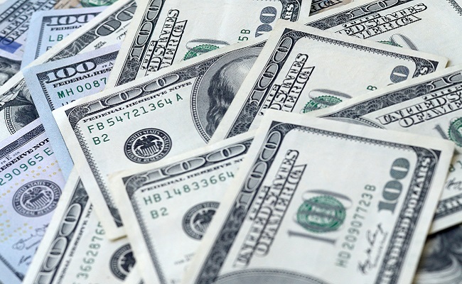 Billetes de cien dólares estadounidenses.
