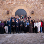 Reunión del Consejo de Patrimonio Histórico en Sigüenza con participantes en un entorno histórico.